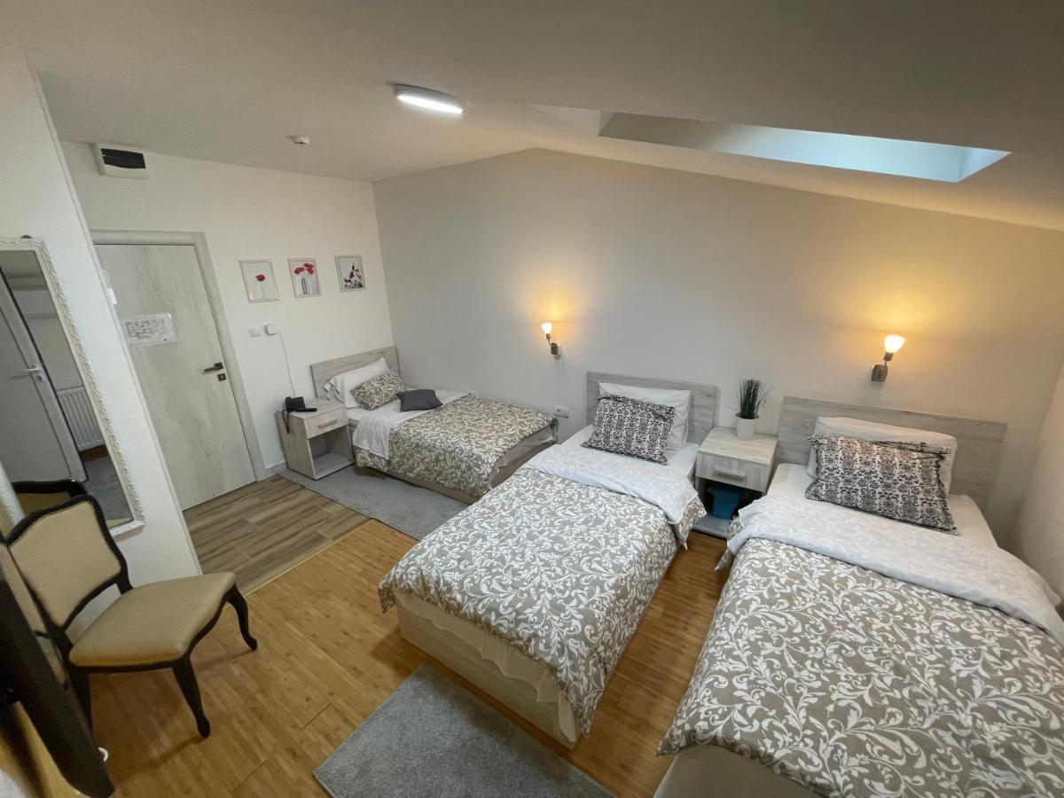 Tepic Garni Hotel Temerin ภายนอก รูปภาพ